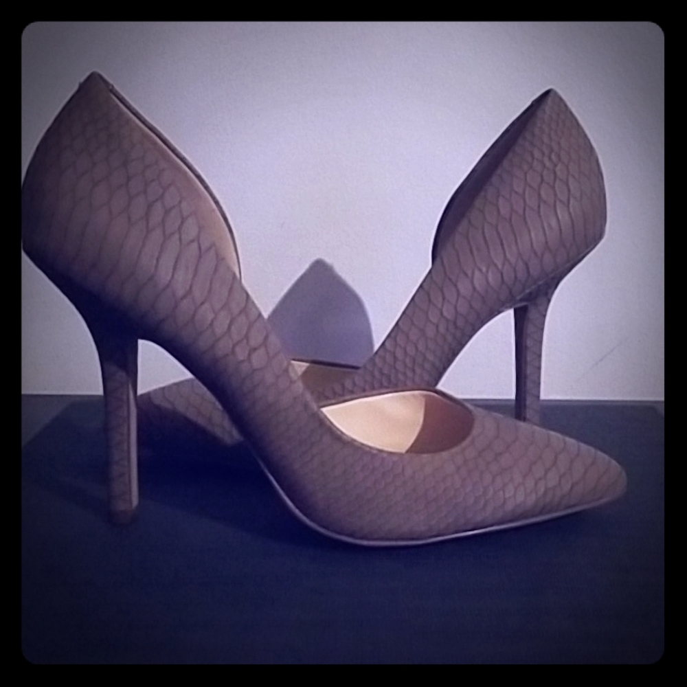 BCBG shoes